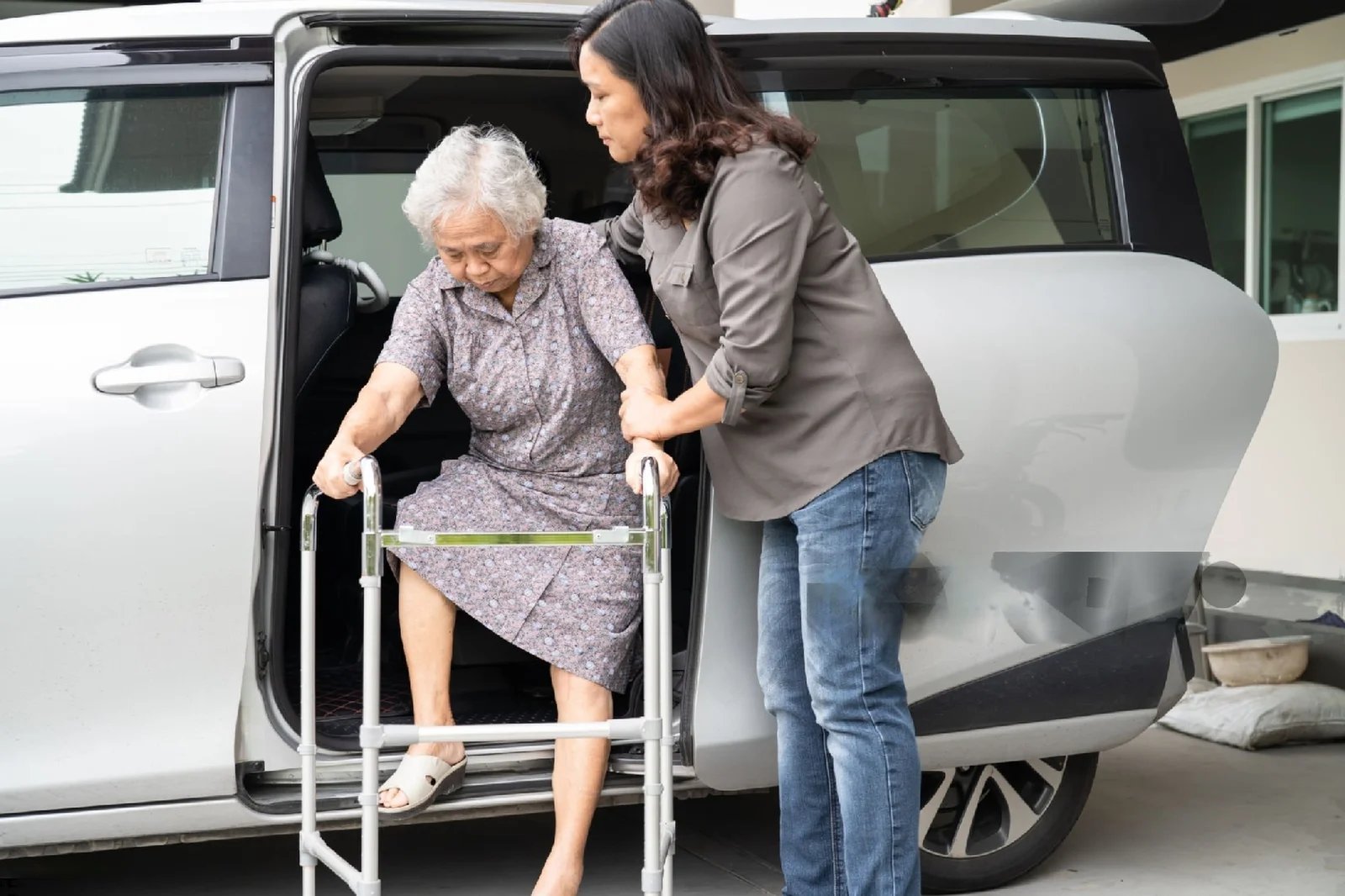Wheelchair lift transport